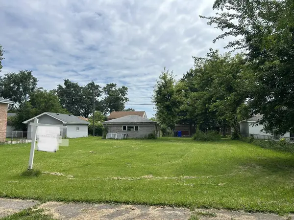 4223 Elm AVE, Lyons, IL 60534