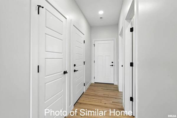 424 N 2ND AVE, Eldridge, IA 52748