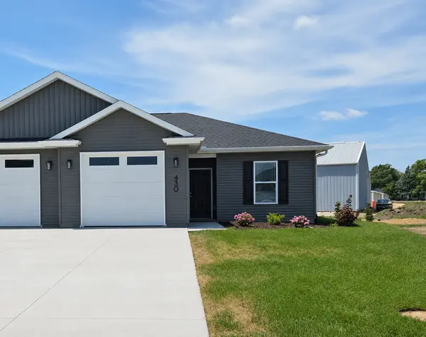 430 N 2ND AVE, Eldridge, IA 52748