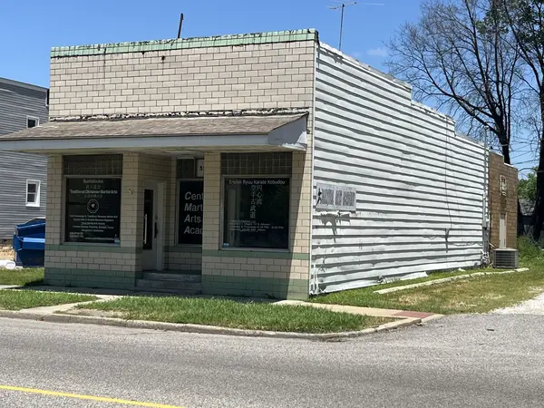 320 W BROADWAY AVE, Centralia, IL 62801