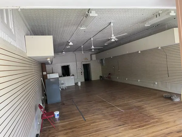 320 W BROADWAY AVE, Centralia, IL 62801