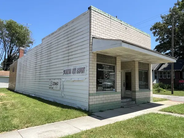320 W BROADWAY AVE, Centralia, IL 62801