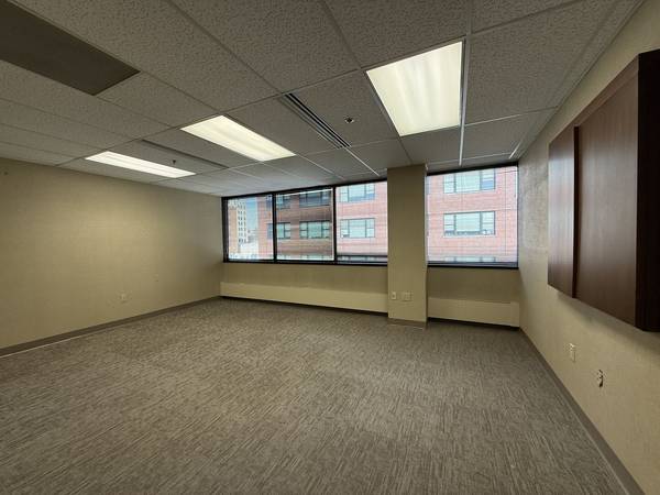 101 W 2ND ST #501, Davenport, IA 52801