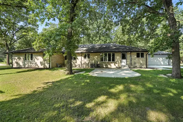 2711 Edgewood DR, Dyer, IN 46311