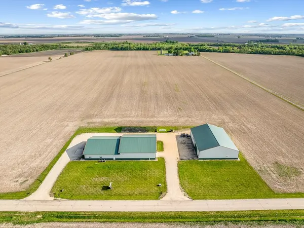 11635 Wange RD, Capron, IL 61012