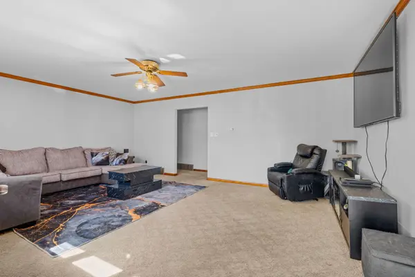 29 W Oak ST, Piper City, IL 60959