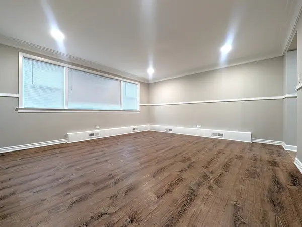 300 S Austin BLVD #G, Oak Park, IL 60304