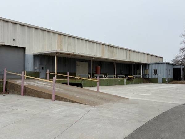 200 S Bellingham RD #1, Bettendorf, IA 52722