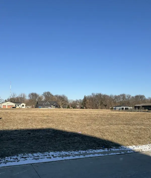 367 Ann AVE, Riverdale, IA 52722