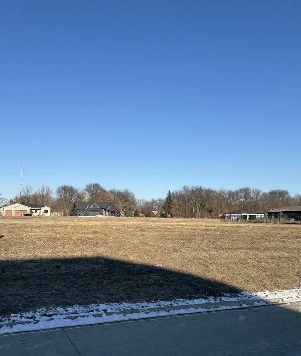 367 Ann AVE, Riverdale, IA 52722