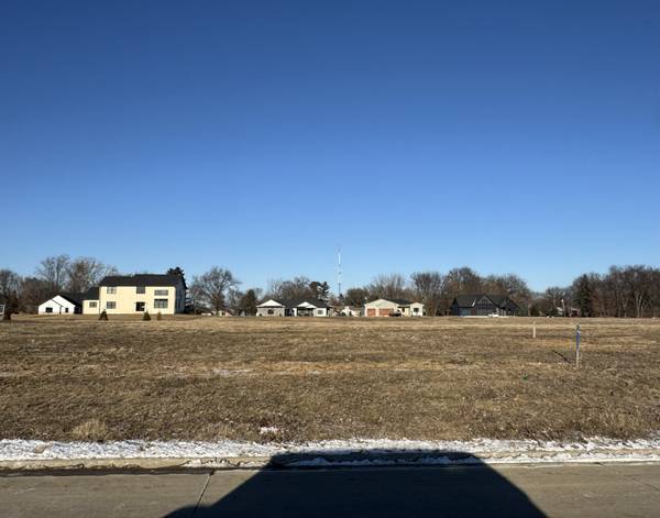 375 Ann AVE, Riverdale, IA 52722