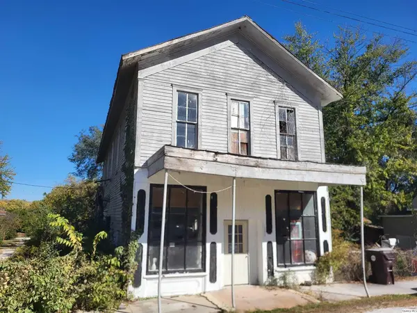 110 N Main ST, Chambersburg, IL 62323