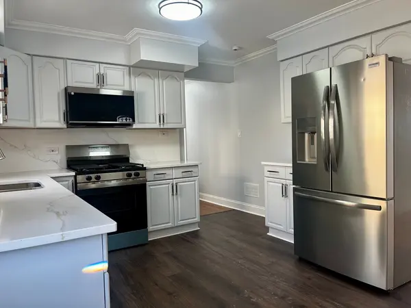 6522 N Spaulding AVE #2, Lincolnwood, IL 60712