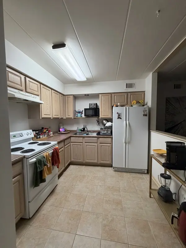 10002 S Pulaski RD #207, Oak Lawn, IL 60453
