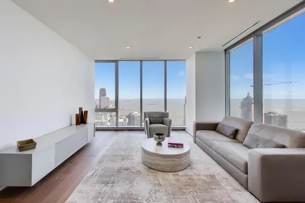 363 E Wacker DR #6805, Chicago, IL 60601