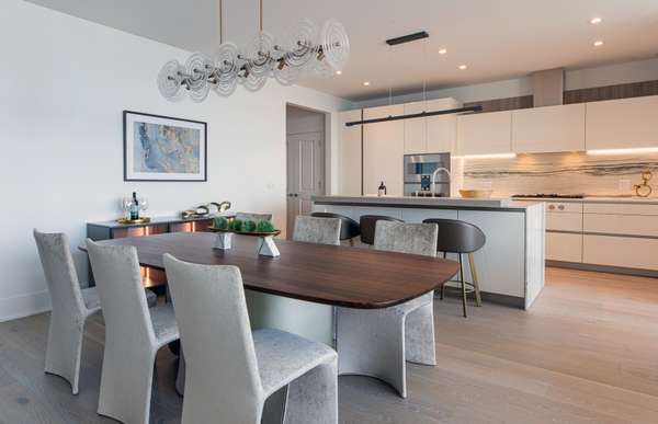 363 E Wacker DR #6303, Chicago, IL 60601