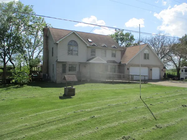 1864 N 2753rd RD, Ottawa, IL 61350