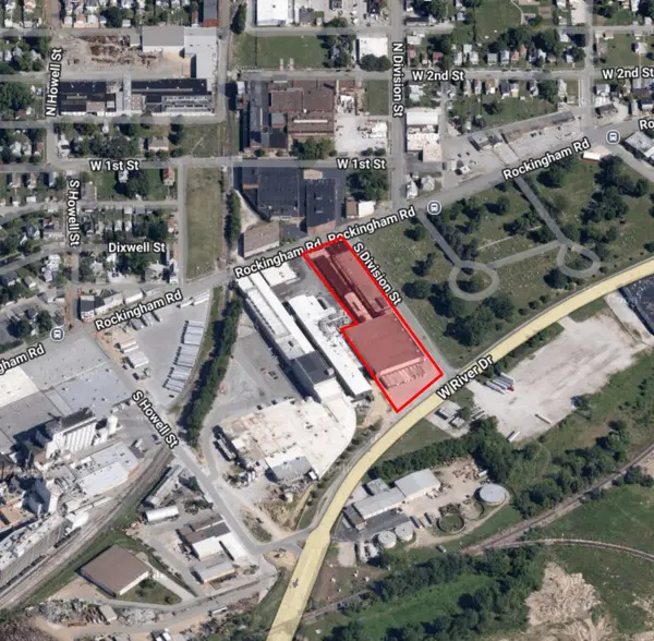 1701 Rockingham RD, Davenport, IA 52802