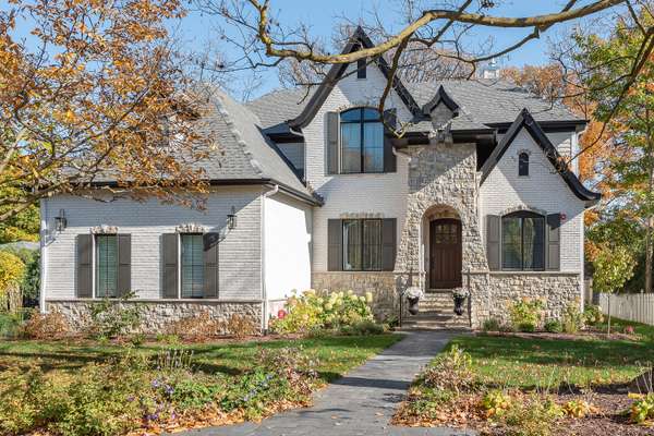 324 N Charlotte ST, Lombard, IL 60148