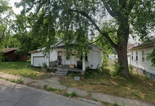 654 N Avenue B, Canton, IL 61520