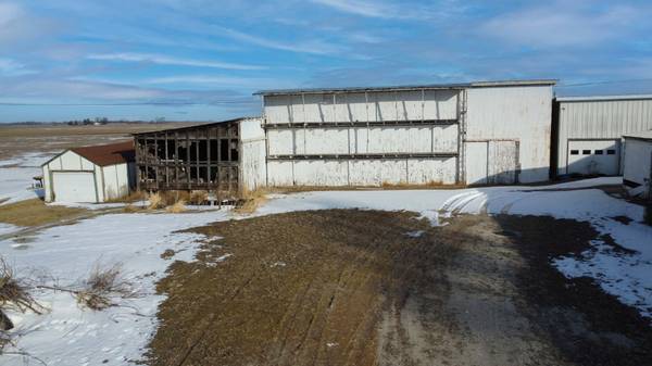 7429 E Chinquy, St. Anne, IL 60964