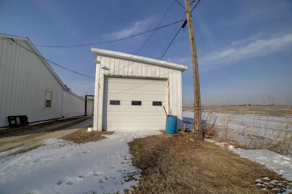 7429 E Chinquy, St. Anne, IL 60964
