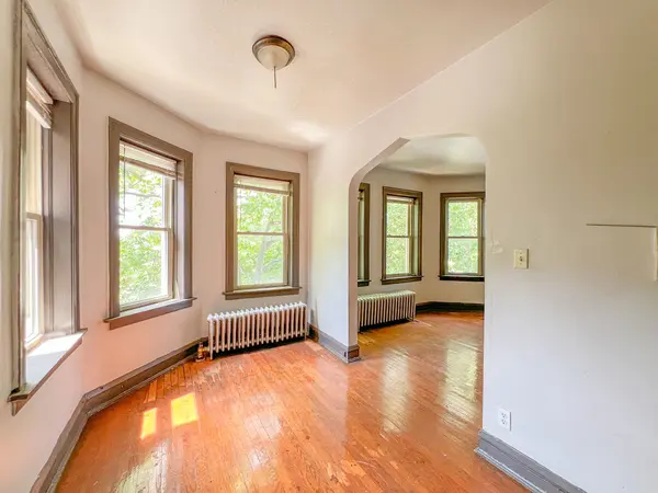 7951 S Muskegon AVE, Chicago, IL 60617