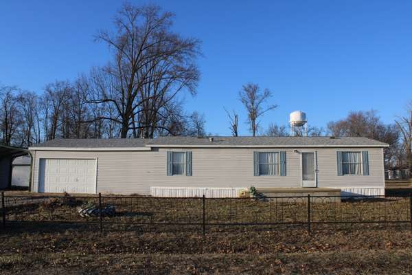406 W Kirkwood ST, Odin, IL 62870