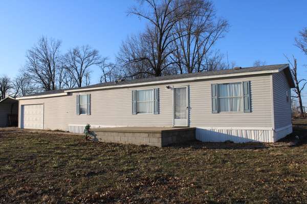 406 W Kirkwood ST, Odin, IL 62870