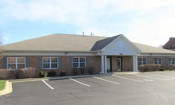 725 E Irving Park RD, Roselle, IL 60172