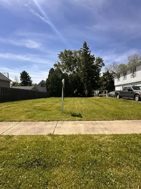 1615 Oak ST, Hanover Park, IL 60133