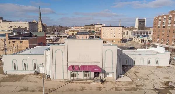 210 W Spring ST, Freeport, IL 61032
