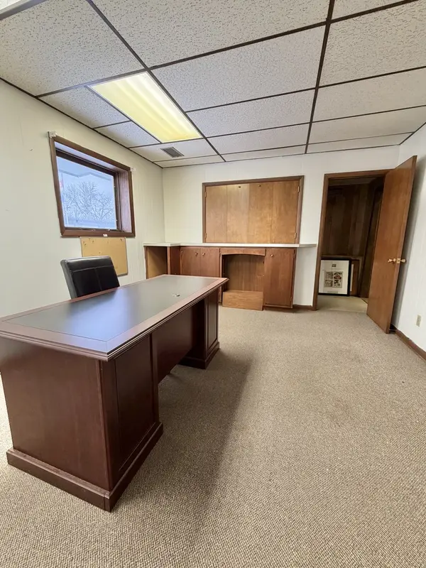 319-321 W. Locust ST, Fairbury, IL 61739
