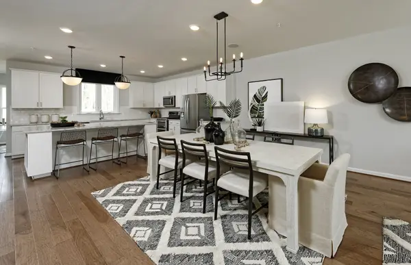 200 Mountain Interval RD #06628, Schaumburg, IL 60193