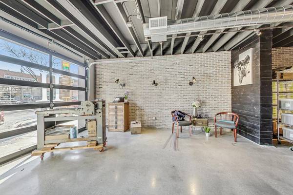 3316 N Halsted ST, Chicago, IL 60657