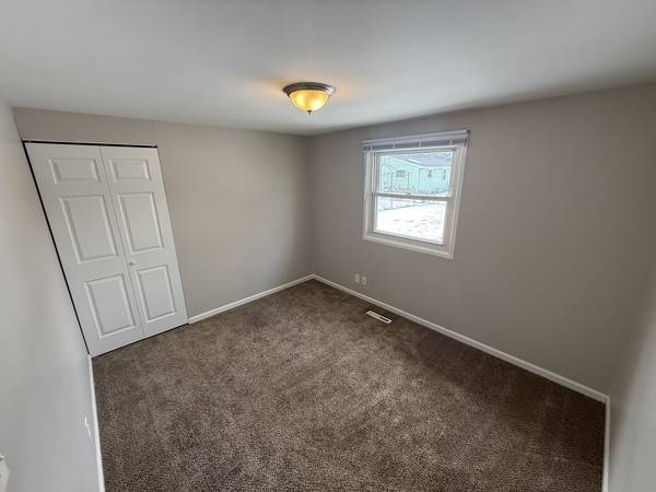 636 Jefferson AVE, Carpentersville, IL 60110