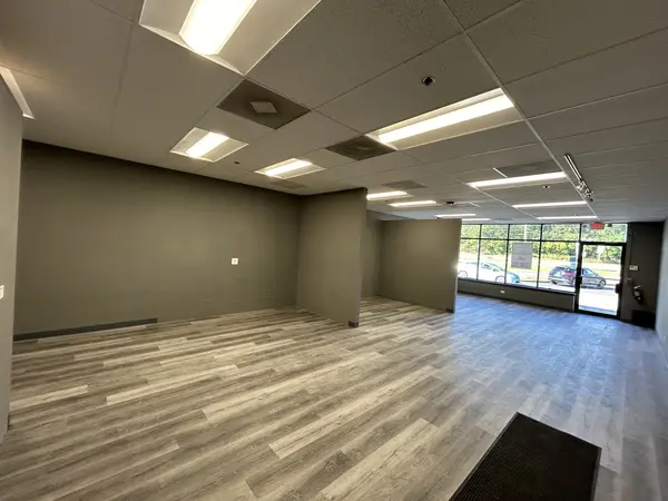 1520 W Algonquin RD, Palatine, IL 60067