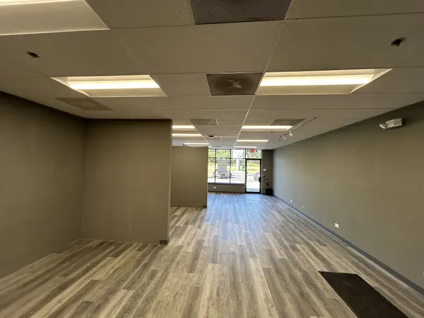 1520 W Algonquin RD, Palatine, IL 60067