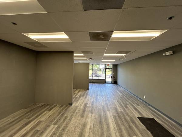 1520 W Algonquin RD, Palatine, IL 60067