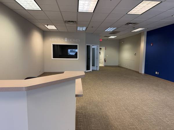 601 W Army Trail BLVD #C, Addison, IL 60101