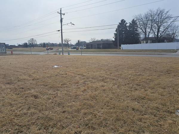 Lot 6 Illini Plaza, Silvis, IL 61282