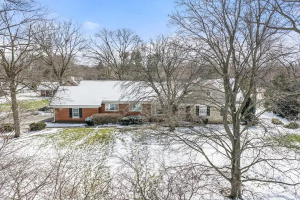 116 E Farnham LN, Wheaton, IL 60189