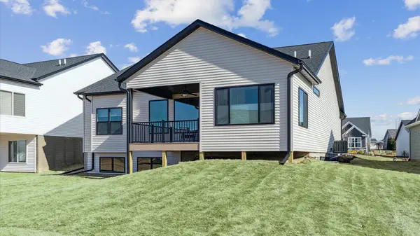 6214 College AVE, Davenport, IA 52807