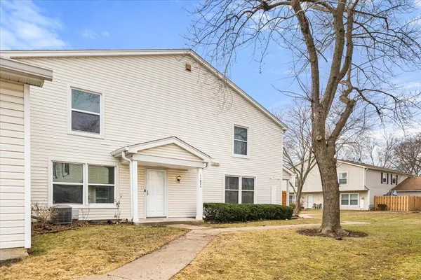 1182 E Barberry LN #A, Palatine, IL 60074