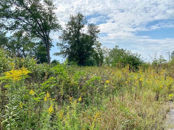 28884 N IL Route 83 ST, Mundelein, IL 60060
