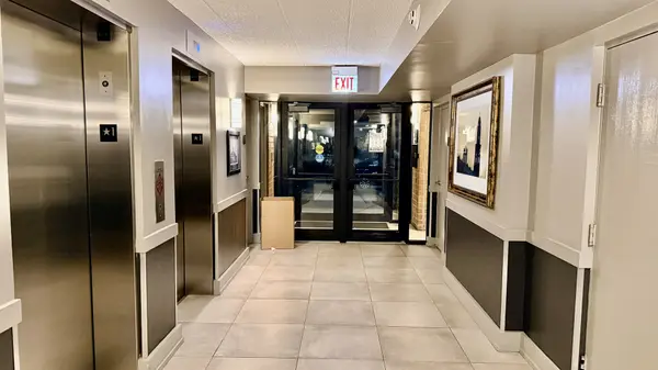 606 E Woodland Park AVE #105, Chicago, IL 60616