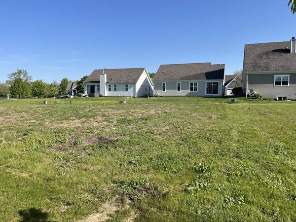 40441 N South Newport DR, Antioch, IL 60002
