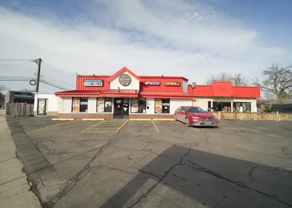 5737 N Lincoln AVE, Chicago, IL 60659