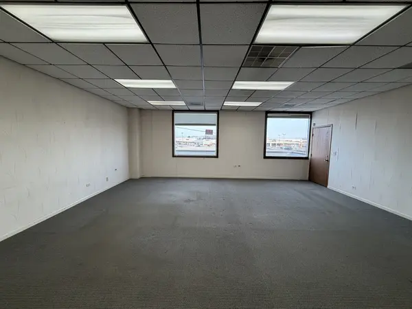 1226 Roselle RD N #A, Schaumburg, IL 60195