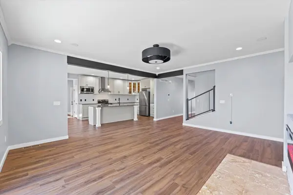 1306 Roberto RD, Mahomet, IL 61853